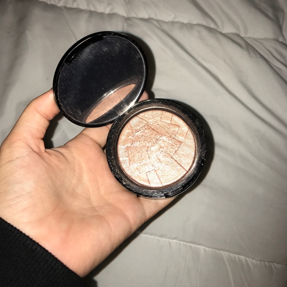 Anastasia Beverly Hills Riviera Highlighter