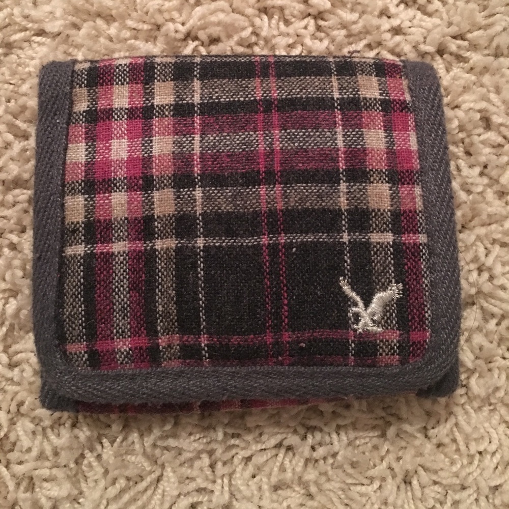 American Eagle plaid wallet