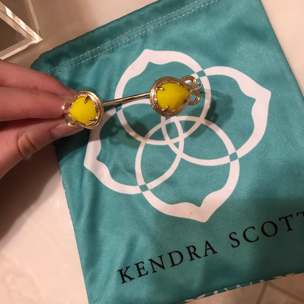 Kendra Scott bracelet
