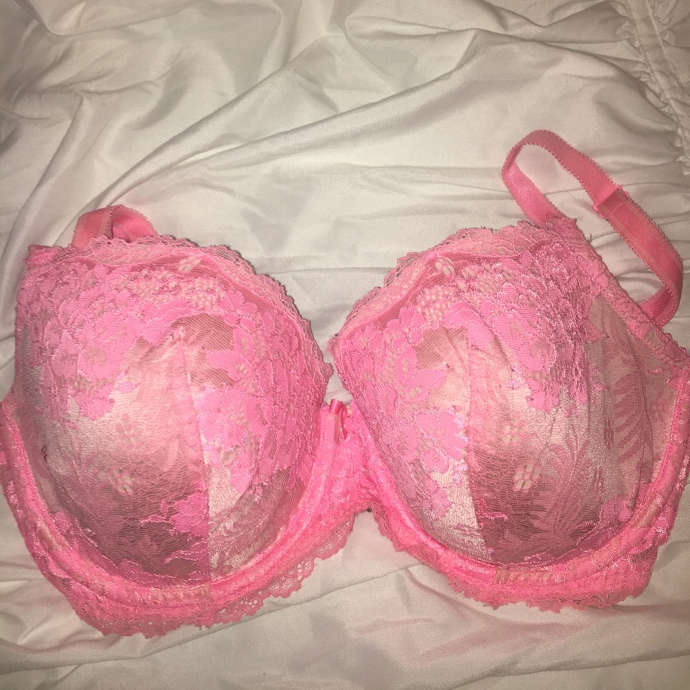 32 DDD Victoria's Secret hotpink lace bra