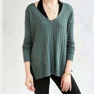 Kimchi Blue lightweight v-neck sweater