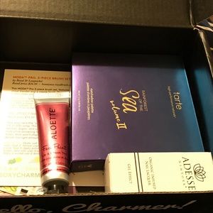 Boxycharm August 2017  Box