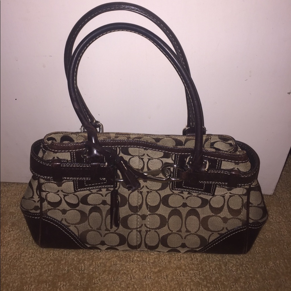 AUTHENTIC Coach Medium-Sized Shoulder Purse