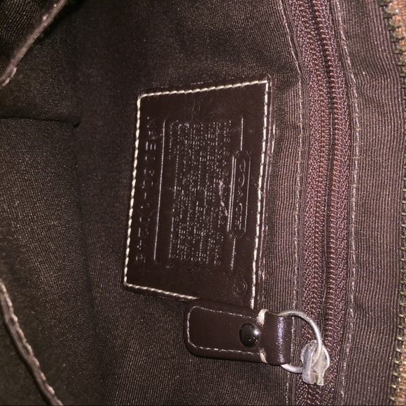 AUTHENTIC Coach Medium-Sized Shoulder Purse - Picture 4 of 4