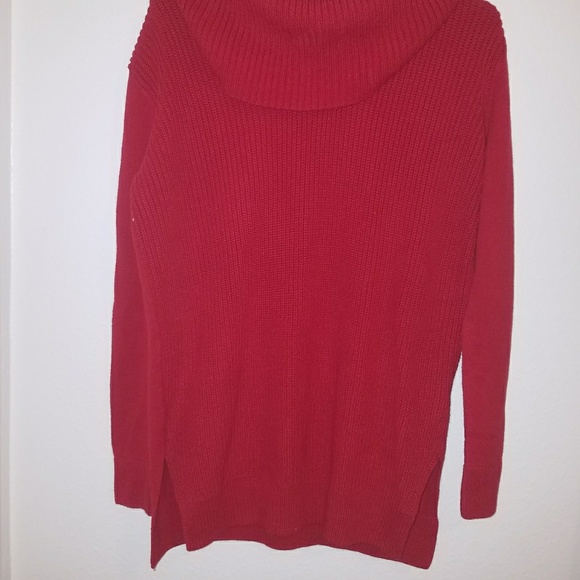 Michael Kors Red Turtle Neck - Picture 3 of 3