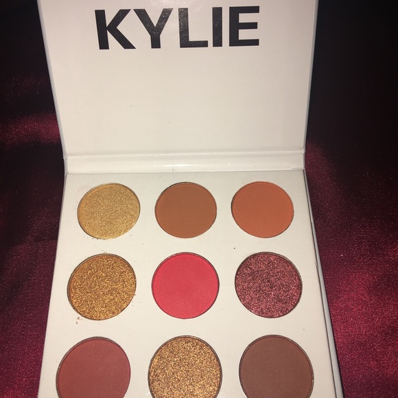Kylie burgundy palette authentic - Picture 4 of 7