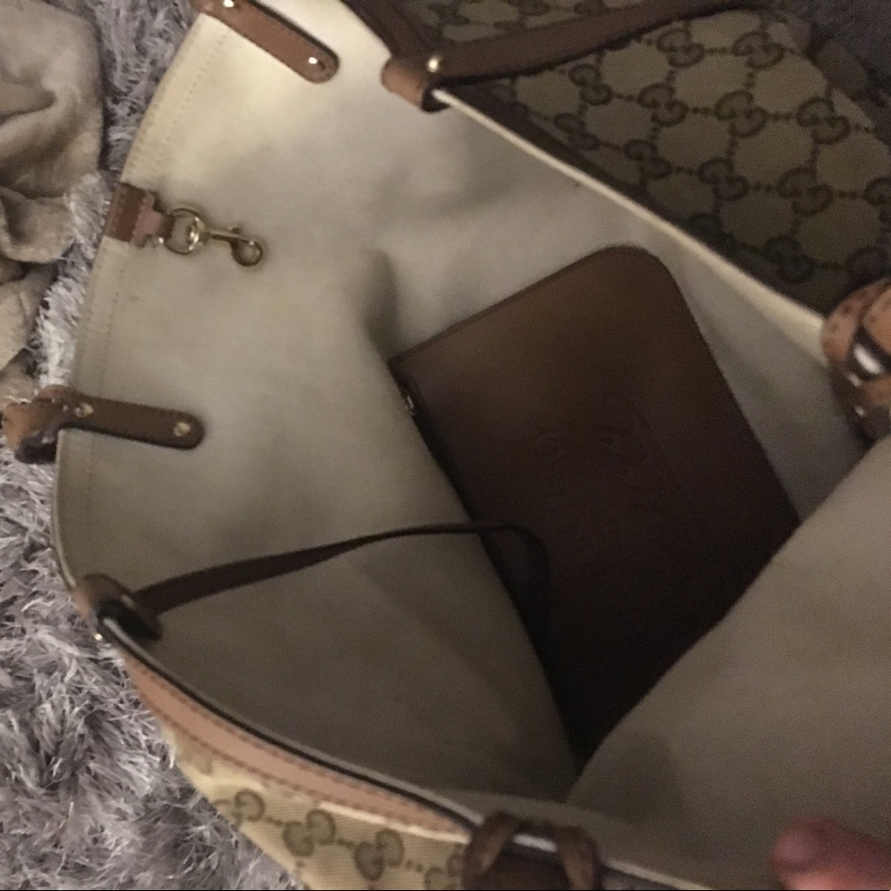 Gucci tote - Picture 2 of 3