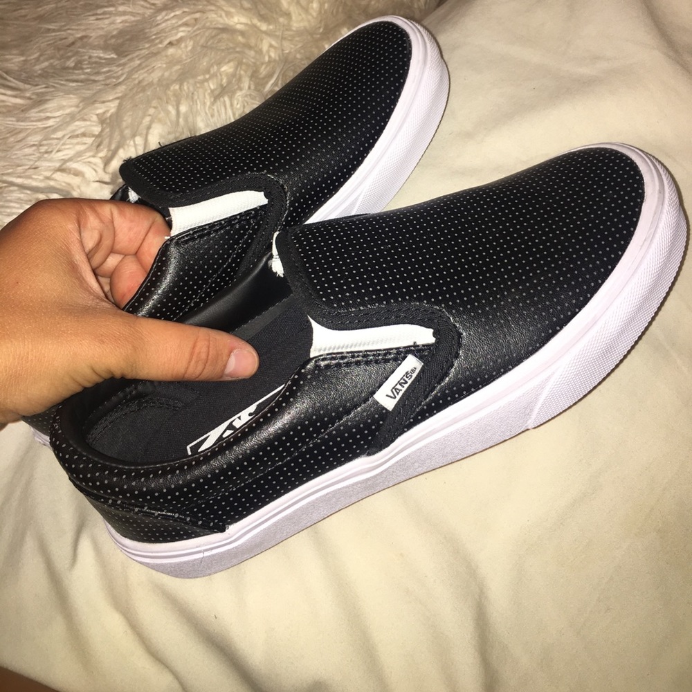 Aerated Vans size 7.5!