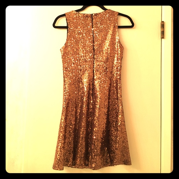 🎉HP🎉 🆕 ✨ Gold Sequined Mini Dress - Picture 4 of 7