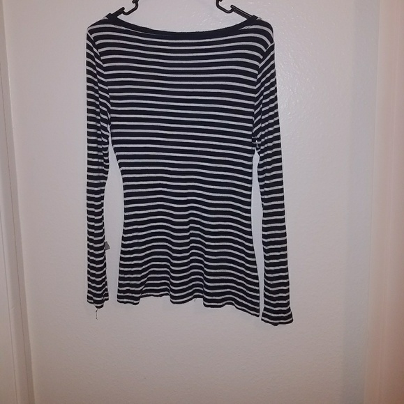 Black and White striped shirt - Picture 3 of 3