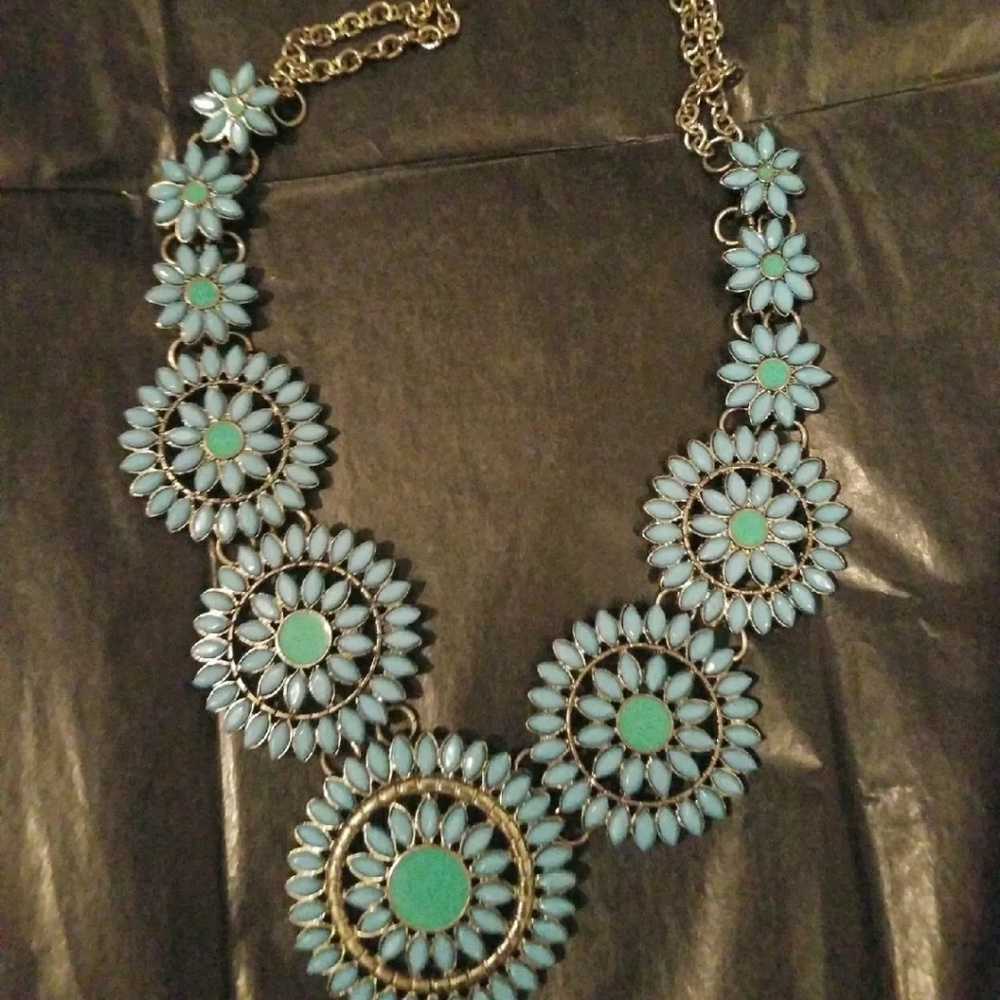 Statement necklace