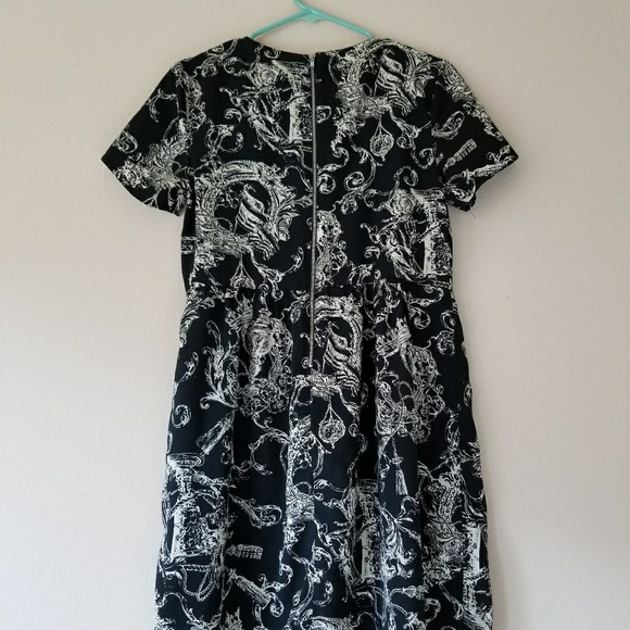 Forever 21 Contemporary | Short Sleeve Print Dress - Picture 2 of 6