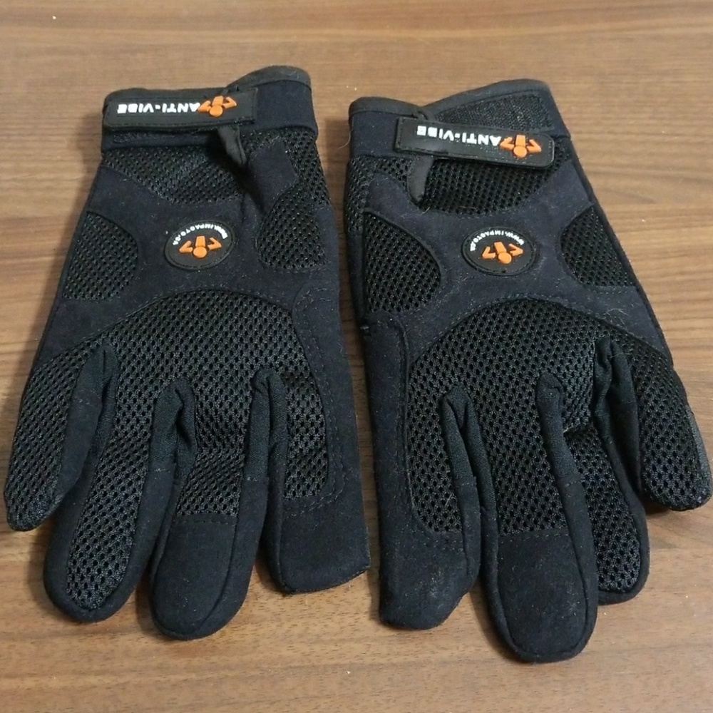 Heavy duty gloves