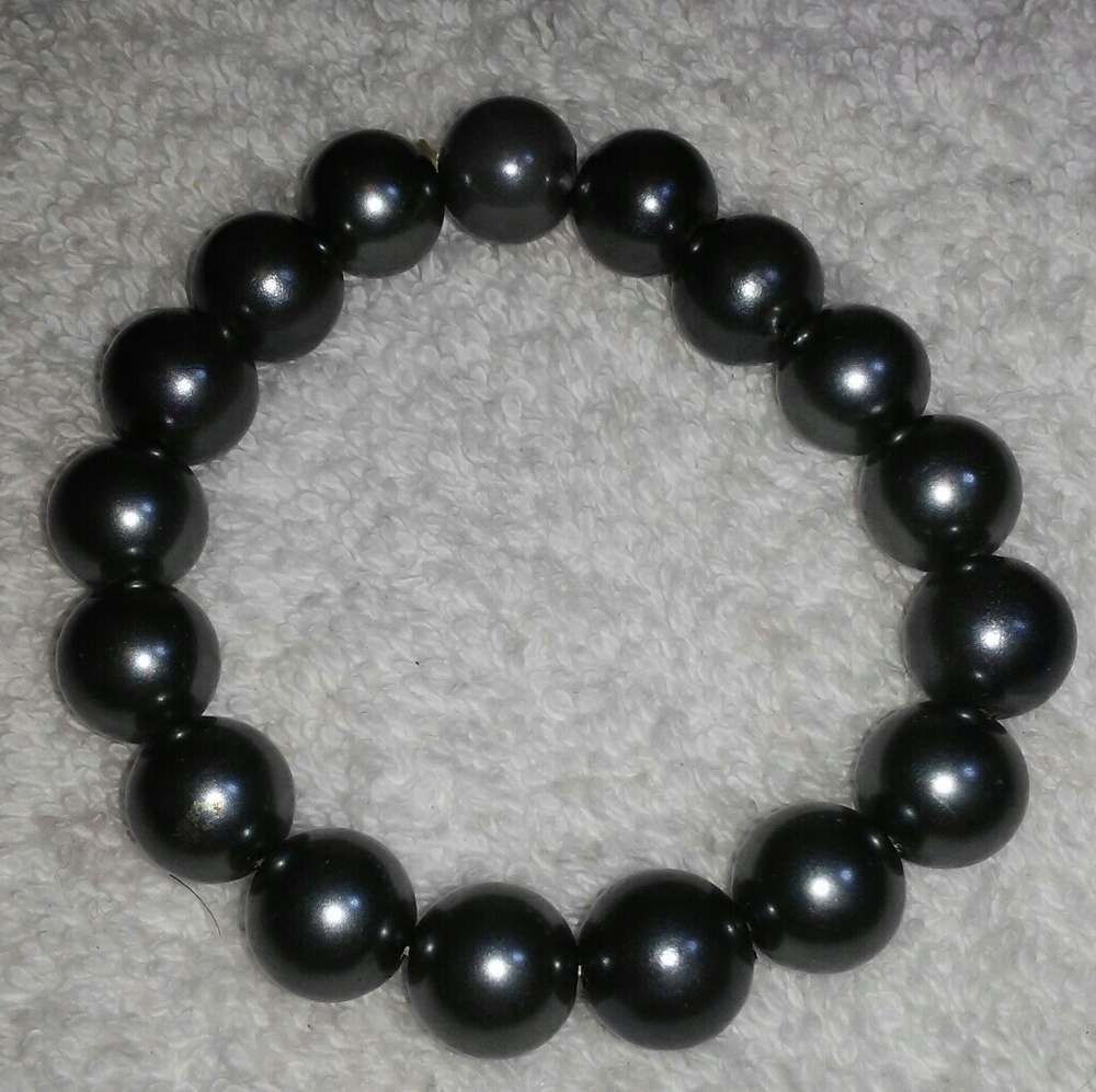 Gray Faux Pearl Bracelet