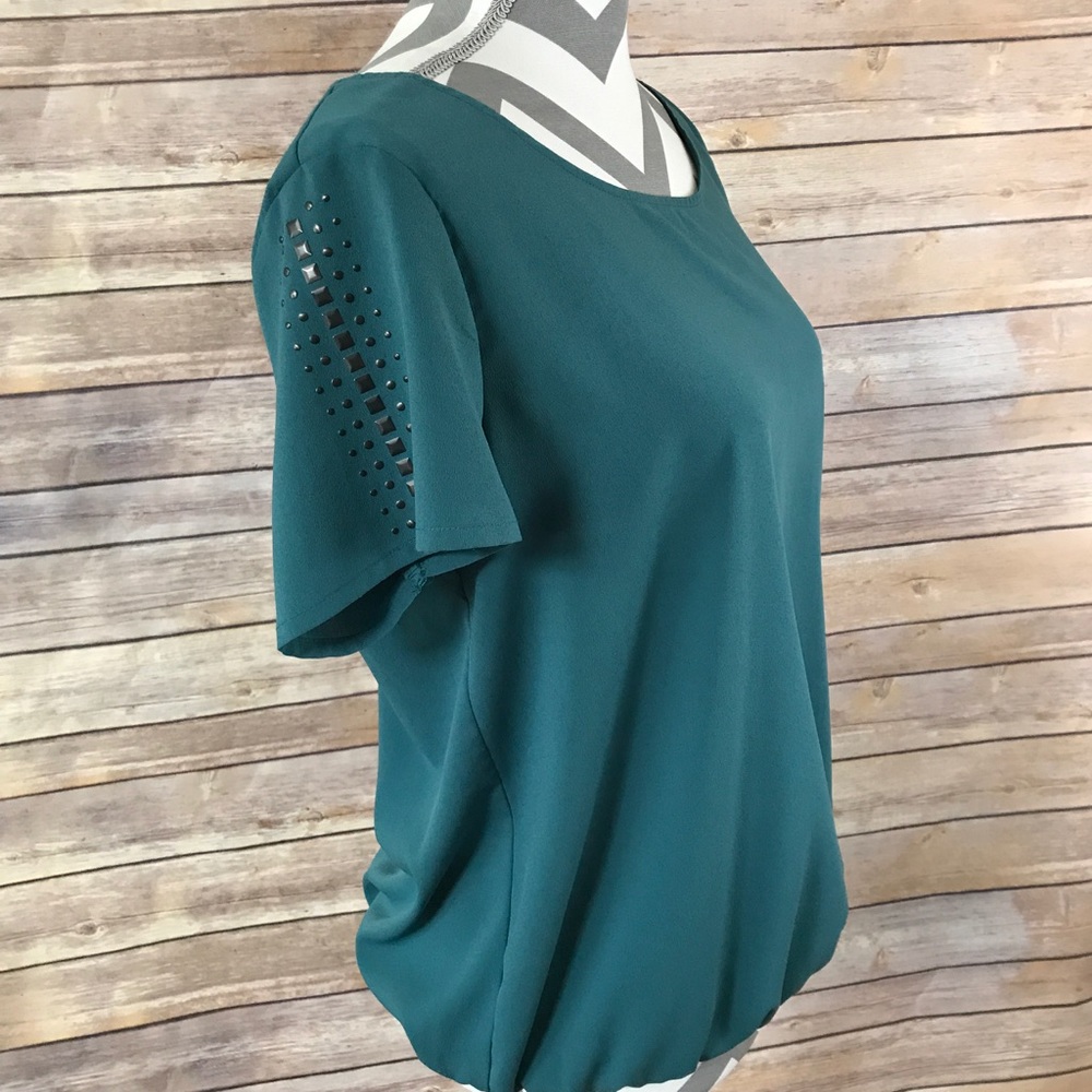 ❣️PRICE DROP❣️NWOT- A.N.A Women's Petite Large Top
