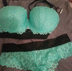 Victoria's Secret Fashion Show set