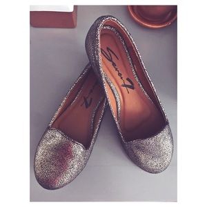 Seven7 Gold Metallic Flats