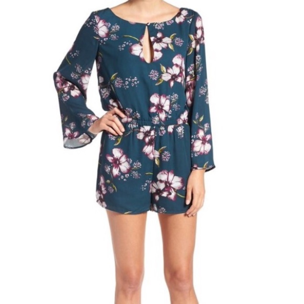 NWT Floral Romper By Cupcakes And Cashmere.