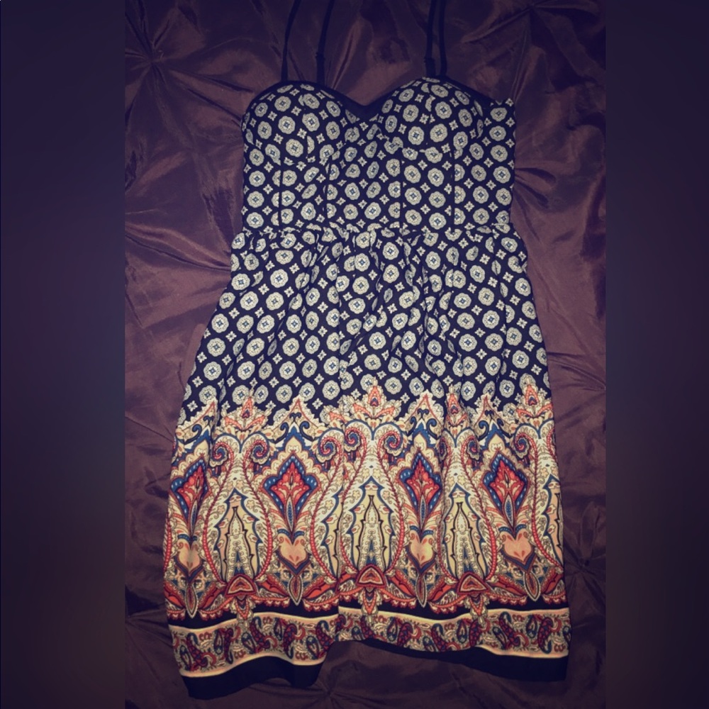 Really pretty dress!
