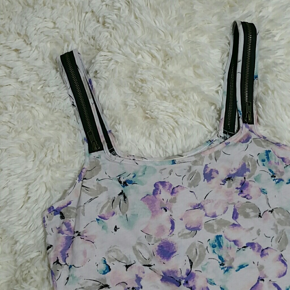 UO silence + noise zipper shoulder floral tank top