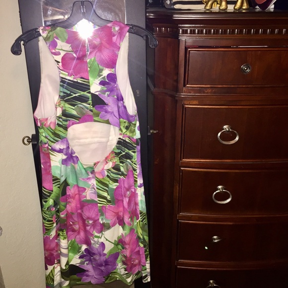 Trina Turk floral dress size 6 - Picture 2 of 2