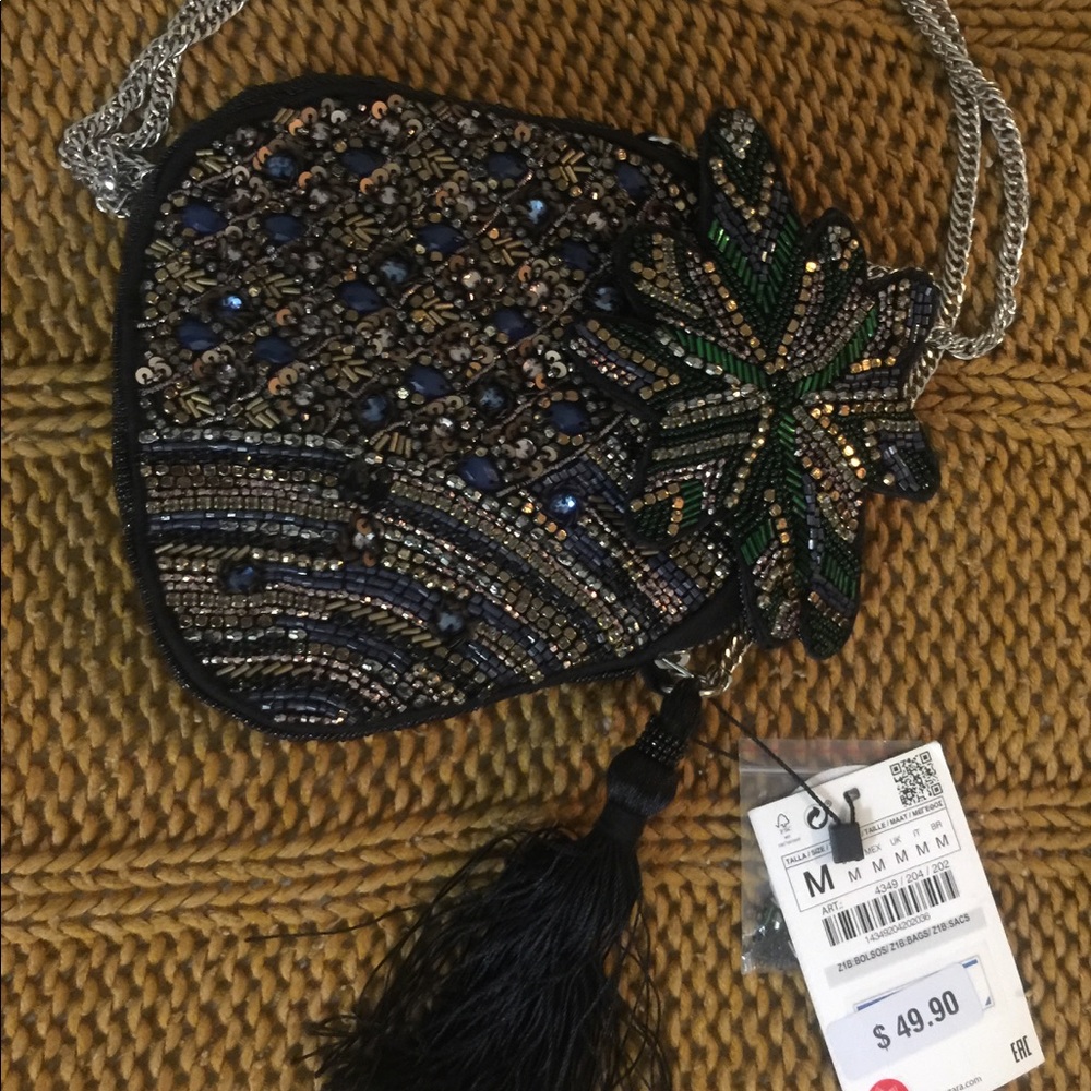 Zara handmade beaded pineapple with flower