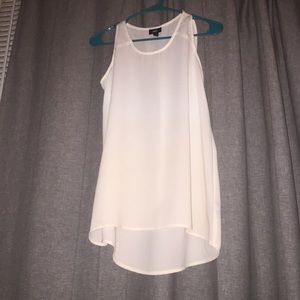 ☘Mossimo sheer white tank☘