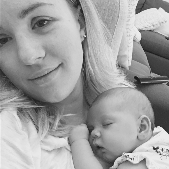 Meet your Posher, Lisa - Picture 2 of 2