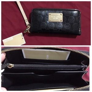 Michael Kors wallet