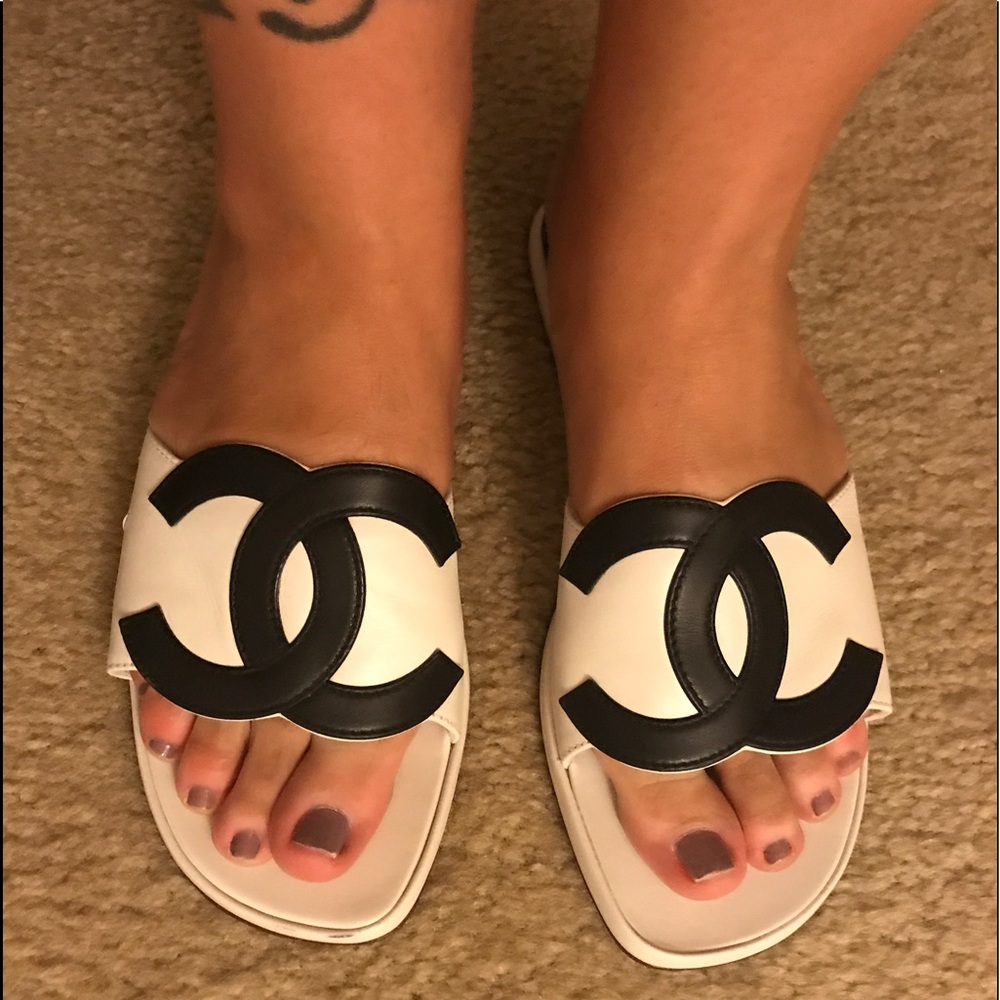 Chanel slides