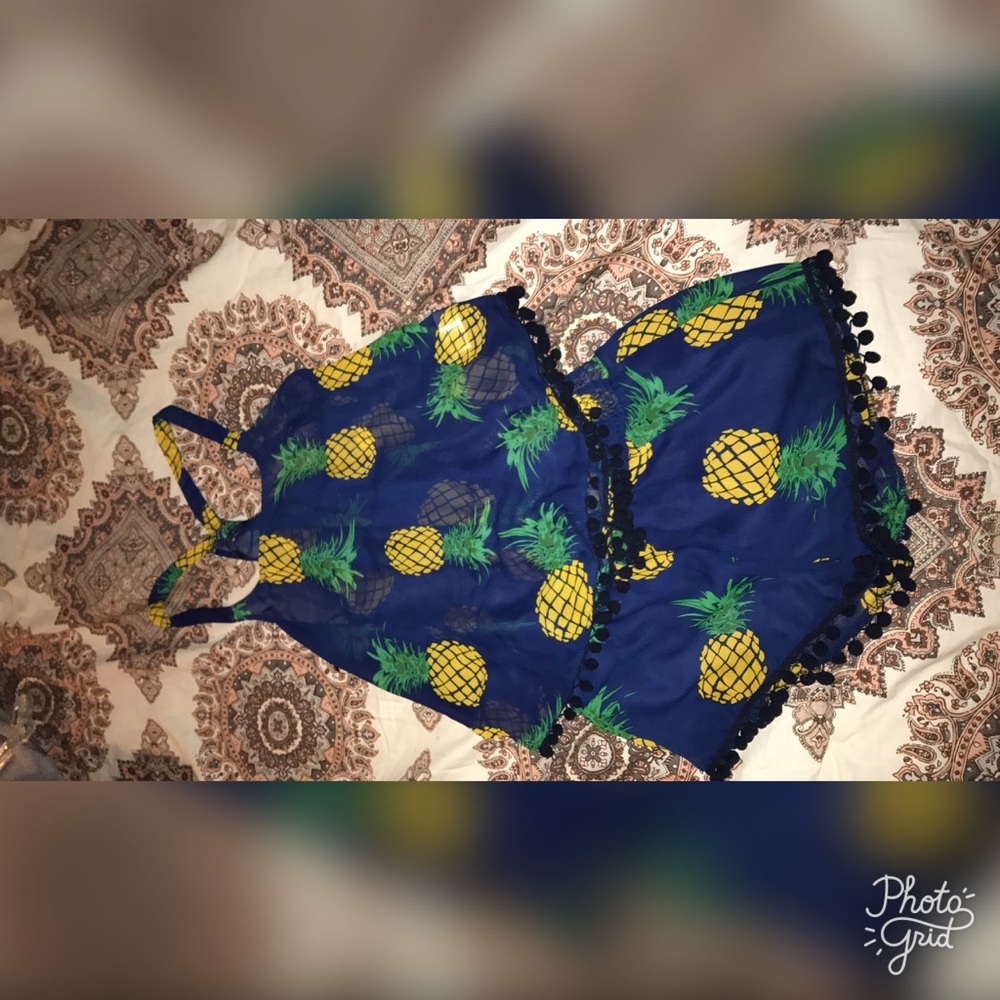 3/$15 CUTE PINEAPPLE OUTFIT !!!