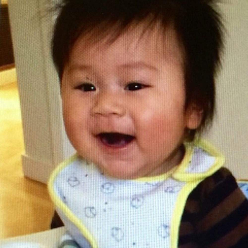 Baby E, priceles!  Happly. Smiley. Wiggly. Cuddly.