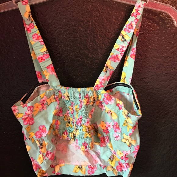 ~Hawaiian printed, floral crop top - Picture 3 of 3