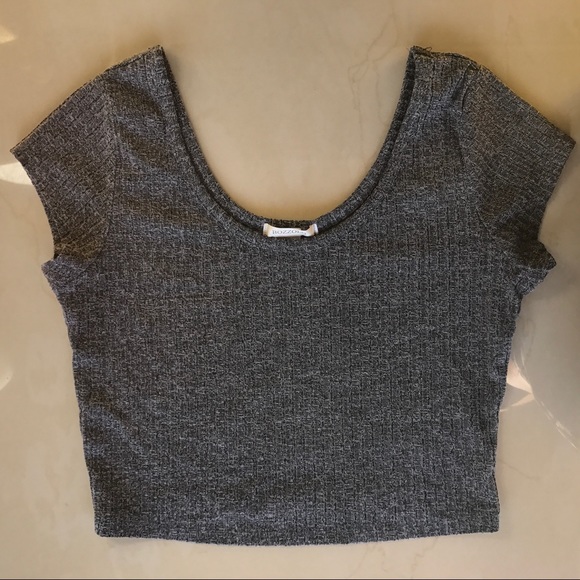 Gray textured Bozzolo Crop top - Picture 3 of 5