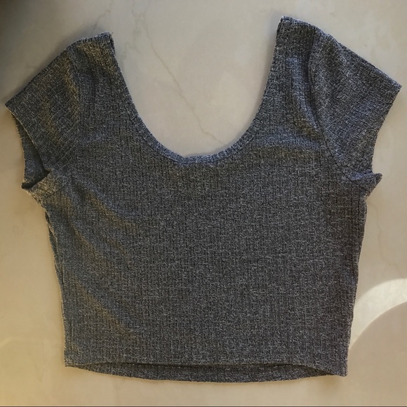 Gray textured Bozzolo Crop top - Picture 4 of 5