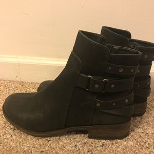 Black soft leather and suede short booties
