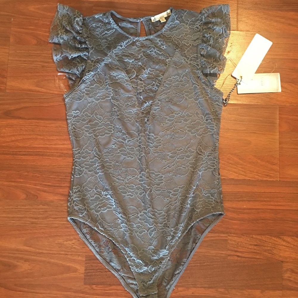 SOLD 😍Grey lace bodysuit