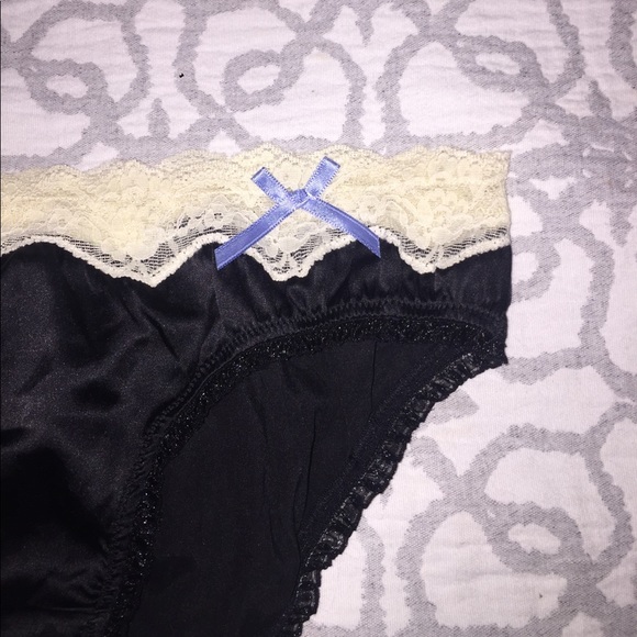 Sista Shei Silk Satin with Lace Trim ✨New✨ - Picture 2 of 3