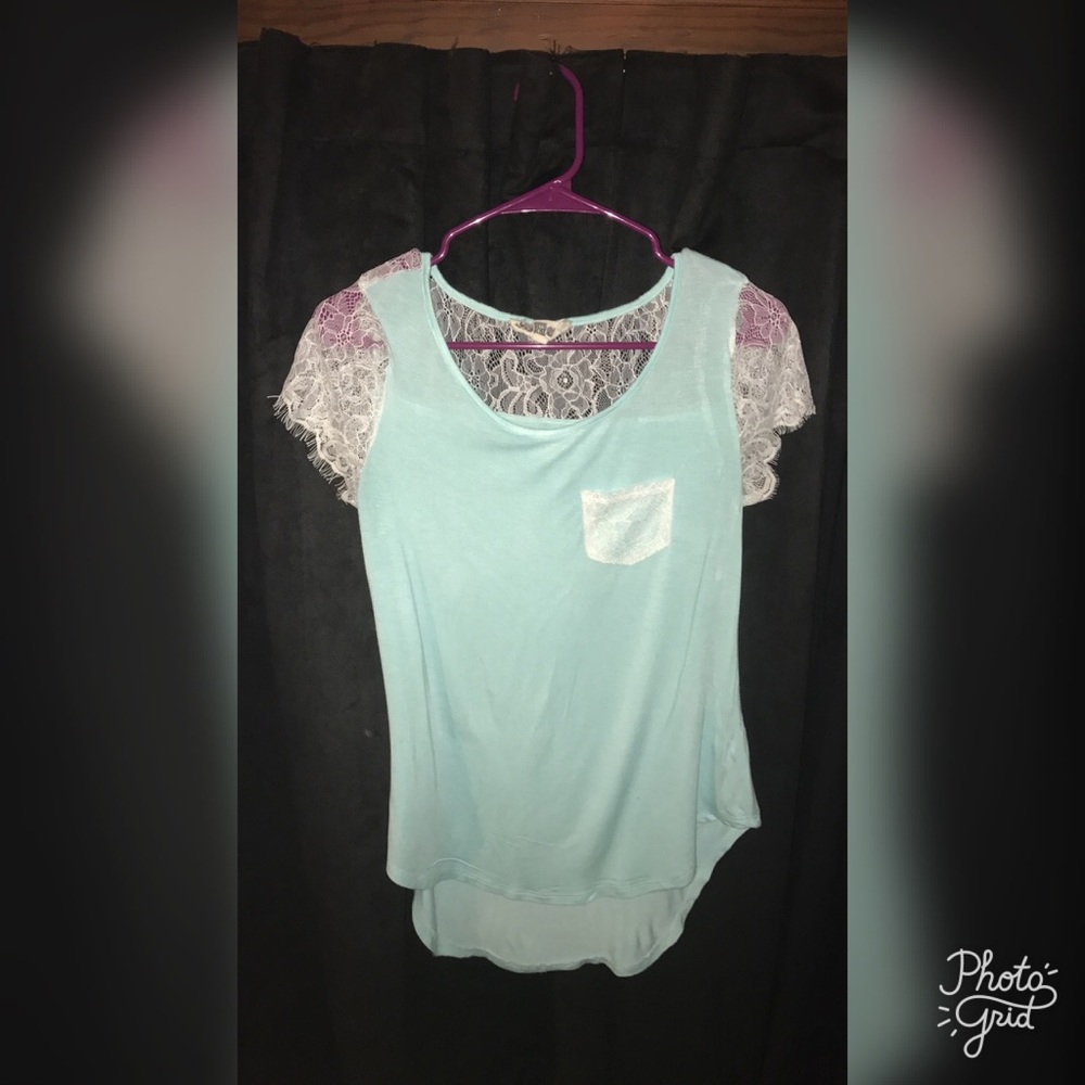 3/$15 CUTE SHIRT !!