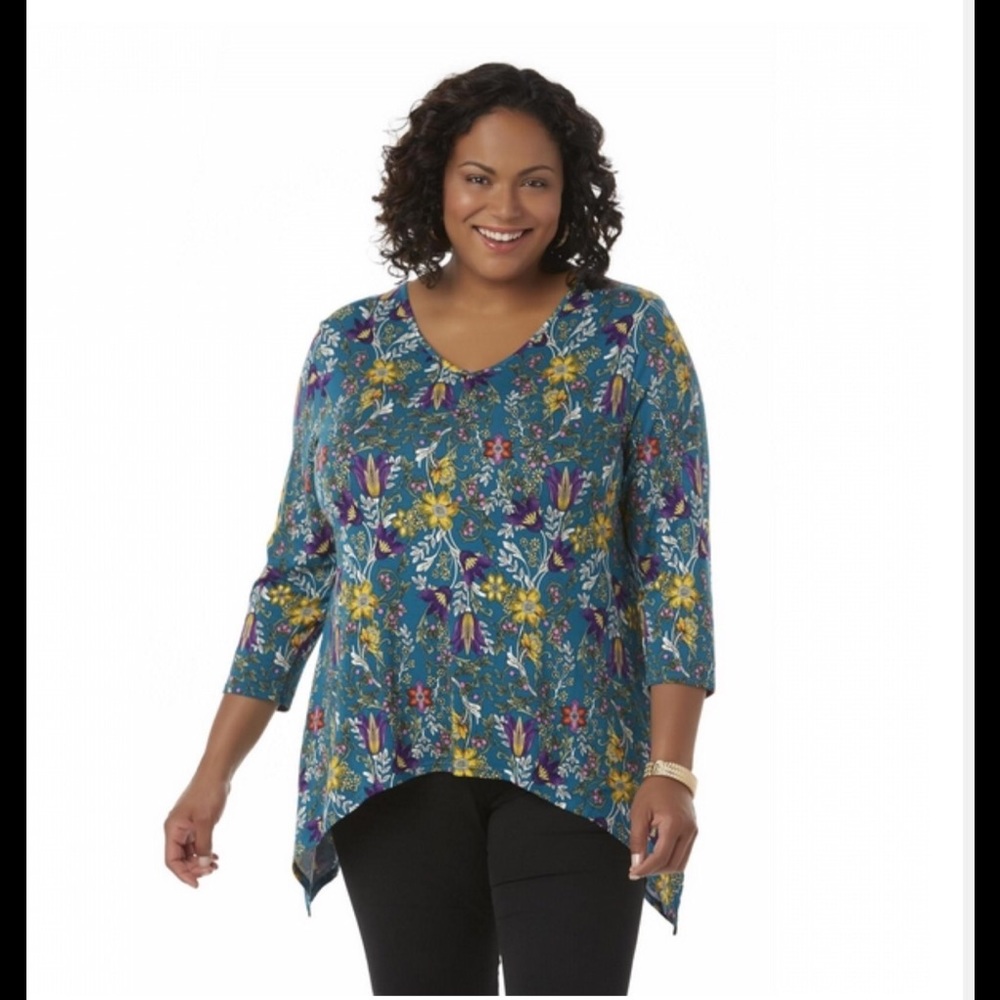 Shark 🦈 bite floral top