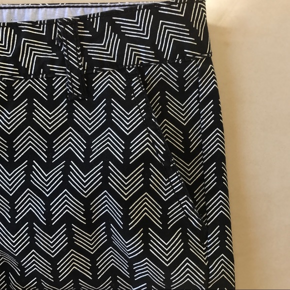Black&white print fitted shorts - Picture 3 of 6