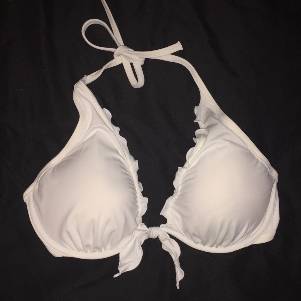 ~SALE~ NWOT Victoria's Secret Bikini top, 34DD