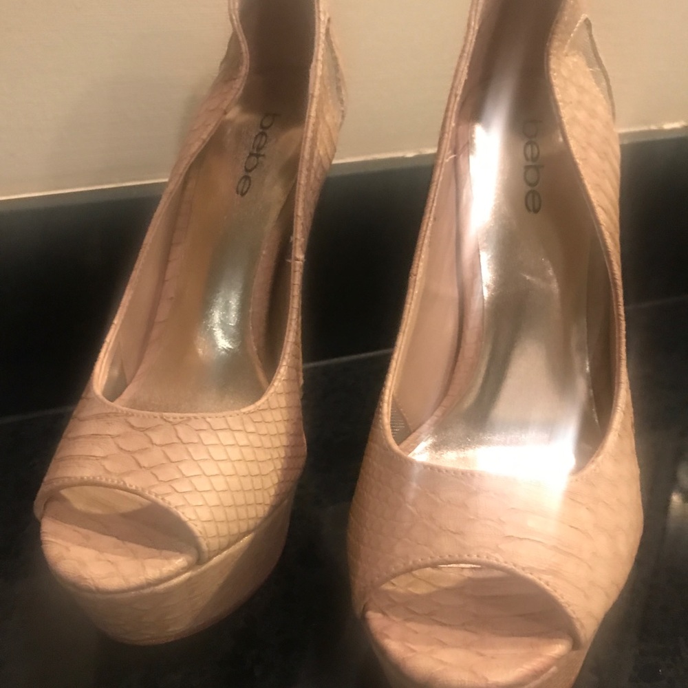 Bebe Vioricca Pump Neutral Color