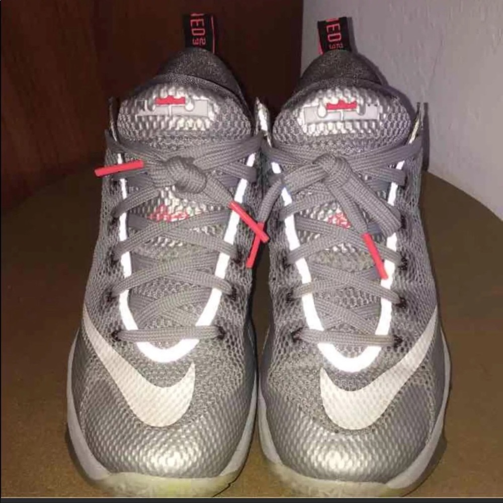LeBron XII Low Men's Basketball Shoes