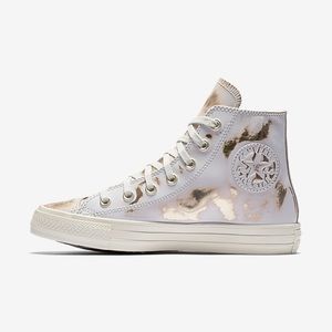 NIB Converse leather hi tops! ✨⚡️