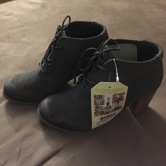TOMS ANKLE BOOTS SIZE 6 in OLIVES - Picture 1 of 4
