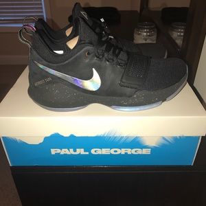 Basketball sneaker Nike PG1 TS Prototype sz 10.5