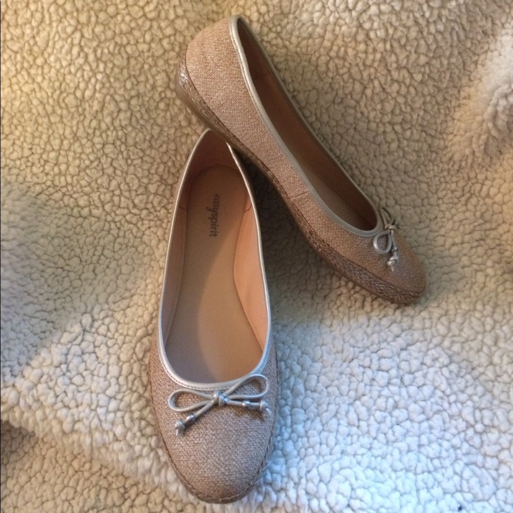 Super cute Easy Spirit flats - size 11