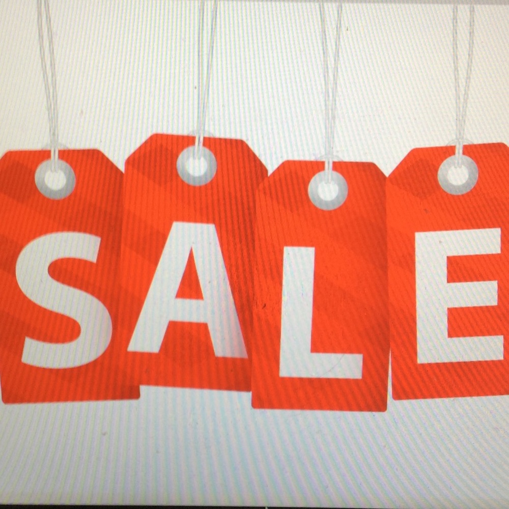 💰🤑 CLOSET SALE! 15% OFF 3+ ITEMS 🎈 - Picture 1 of 1