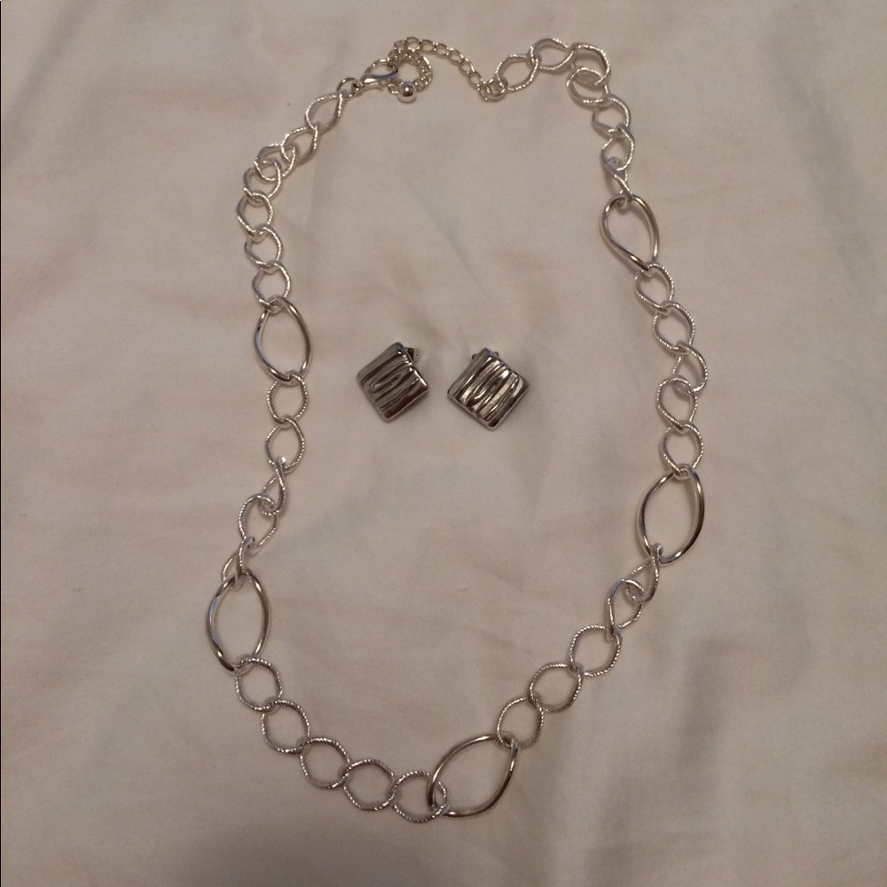 Silver chain necklace with clip earrings